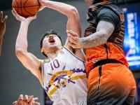 IM电竞官网首页-裁判执法！多次争议判罚让场外情绪激动