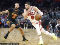 IM电竞下载-包含湖人B队逆转魔术，拉文完成帽子戏法的词条