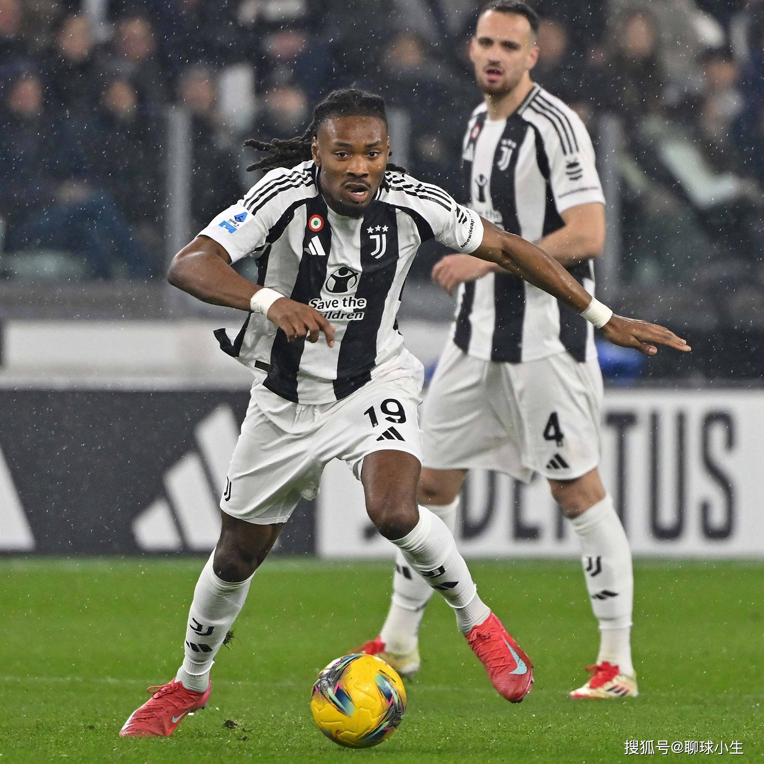 尤文图斯在淘汰赛中惨遭淘汰,球迷心碎无比 尤文图斯在淘汰赛中惨遭淘汰,球迷心碎无比