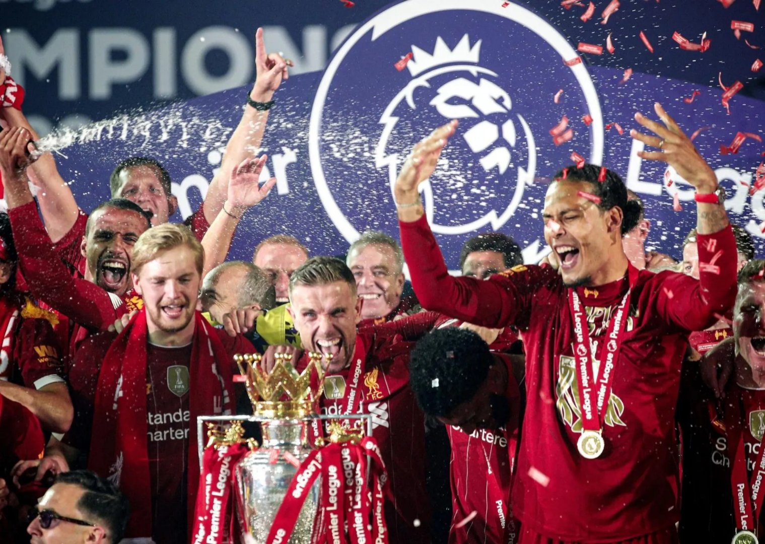 曼城主场大胜阿贾克斯，双杀晋级欧冠半决赛