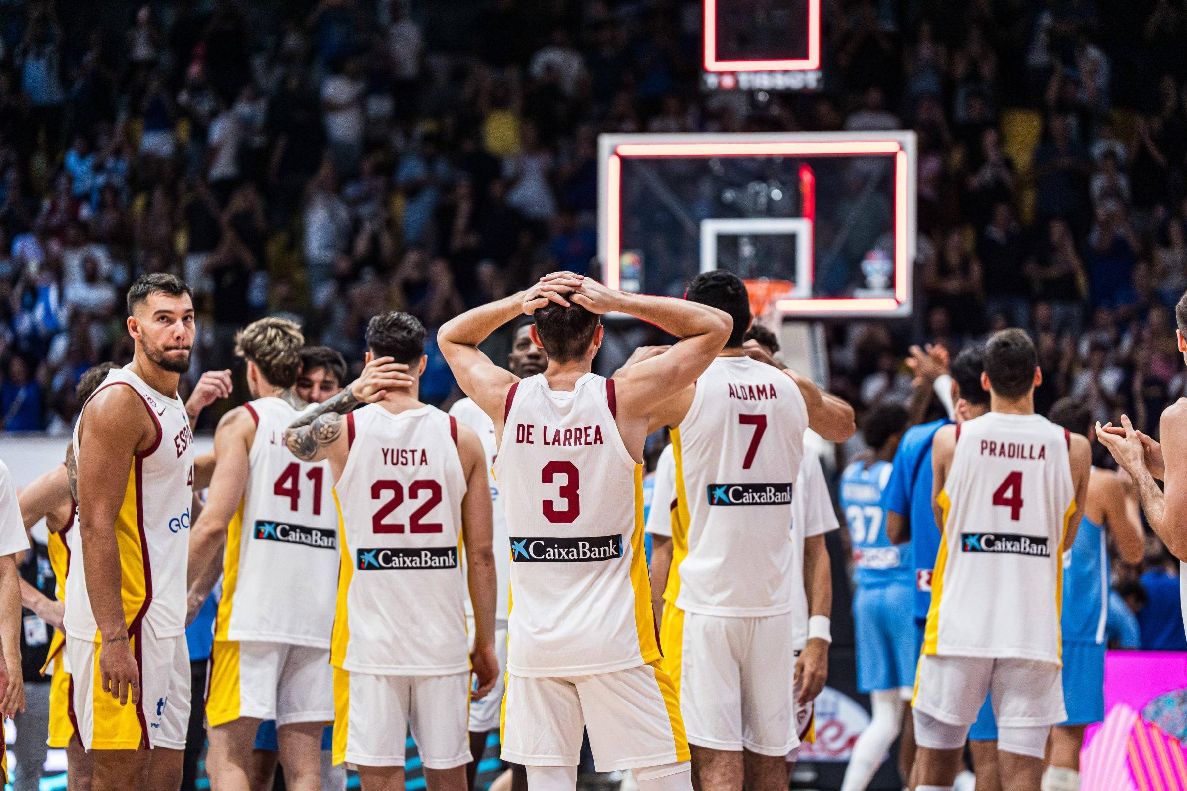 西班牙选手在篮球比赛中带领球队取得胜利 西班牙选手在篮球比赛中带领球队取得胜利