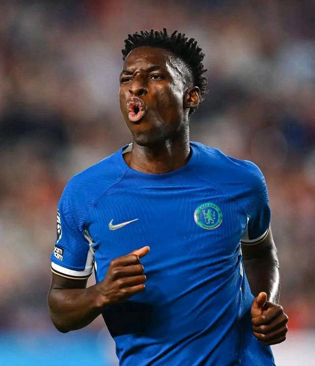 塞内加尔后卫恢复健康，回归国家队的简单介绍